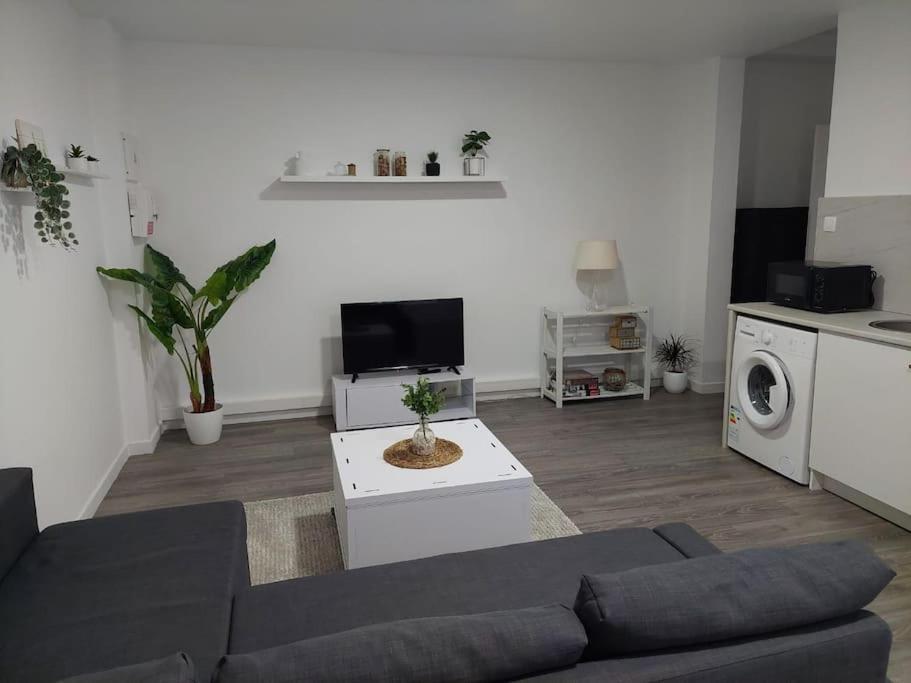 Midtown Pdl Apartment ปอนตาเดลกาดา ภายนอก รูปภาพ